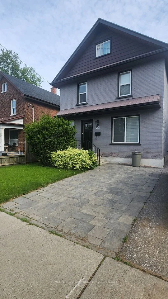 251 Bruce Street 2, Oshawa, ON L1H 1R4