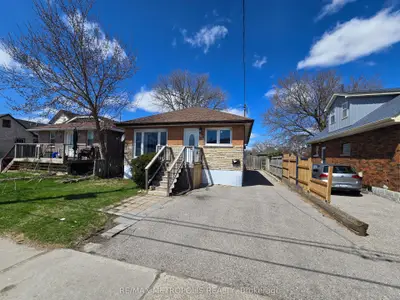 Detached in Oshawa