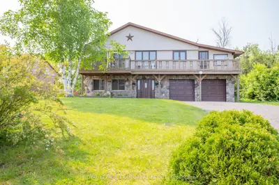 Detached in Scugog