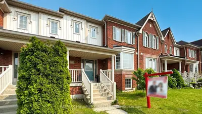 Att/Row/Townhouse in Ajax