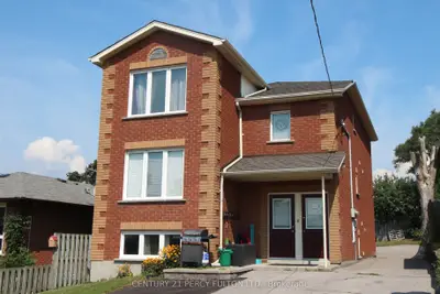 Triplex in Oshawa