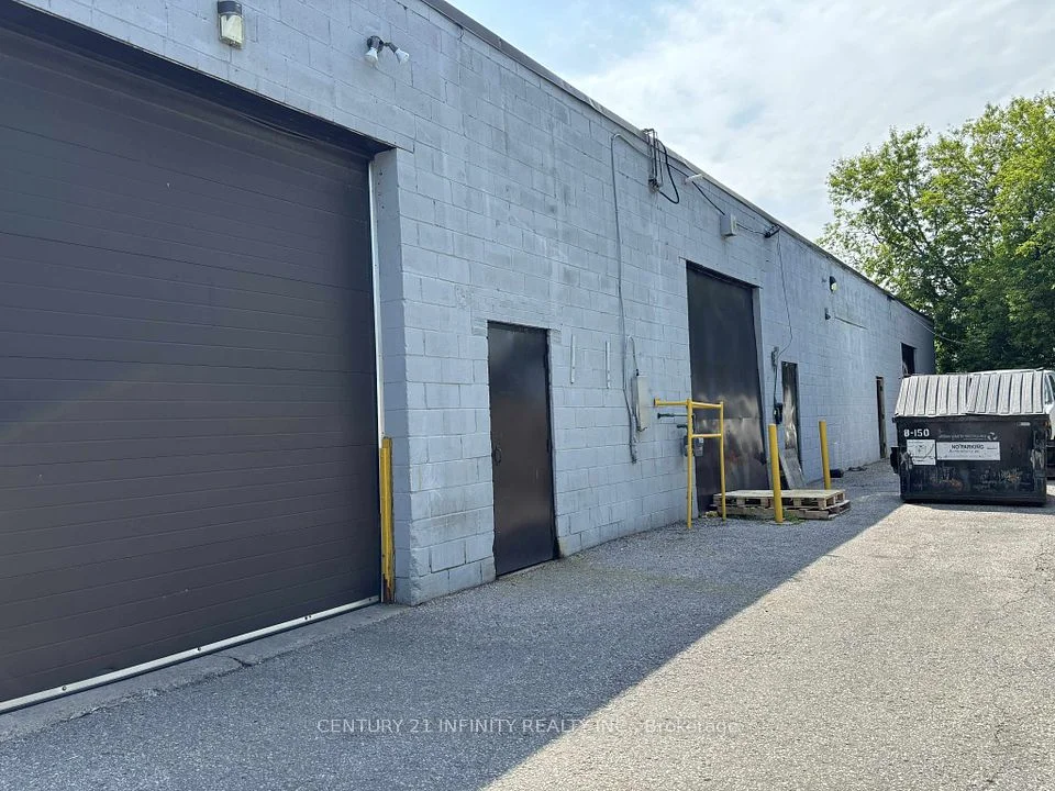 734 Oxford Street, Oshawa, ON L1J 3V9