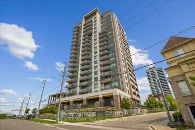 Condo Apartment in Pickering