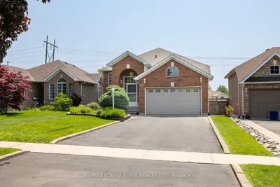 Detached in Oshawa