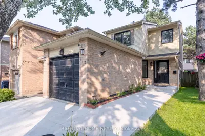 Detached Condo in Toronto