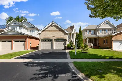 Detached in Oshawa