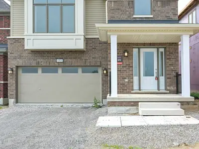 Detached in Oshawa