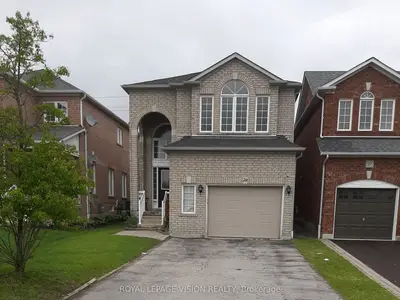 Detached in Whitby