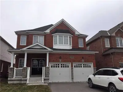 Detached in Oshawa