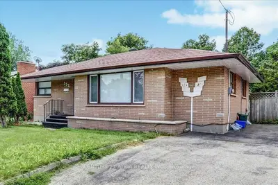 Detached in Oshawa