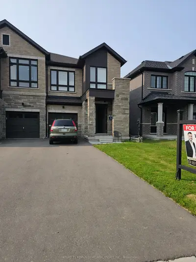 Semi-Detached in Whitby