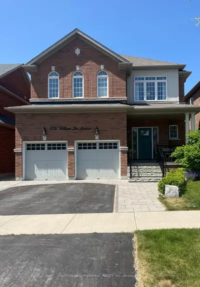 Detached in Oshawa