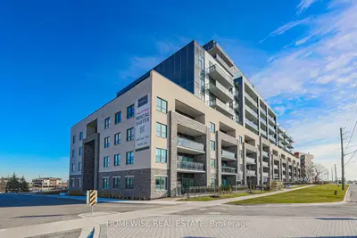 Condo Apartment in Pickering