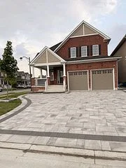 1100 Nugent Crescent (main & 2nd Floor), Oshawa, On L1k 0y4