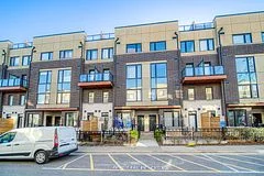 Condo Townhouse in Pickering