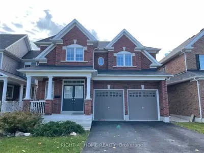 Detached in Oshawa