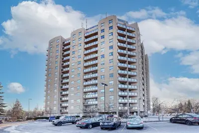 Condo Apartment in Ajax