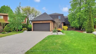 Detached in Whitby