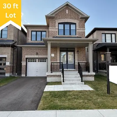 Detached in Whitby