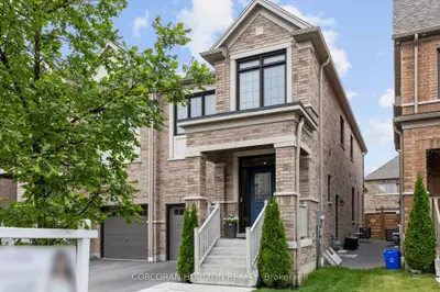Semi-Detached in Whitby