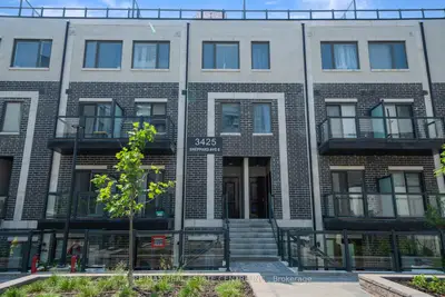 Condo Townhouse in Toronto