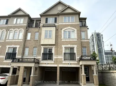 Condo Townhouse in Oshawa
