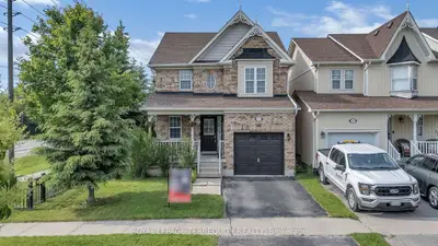 Detached in Whitby