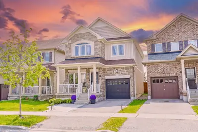 Detached in Whitby