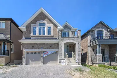 Detached in Scugog