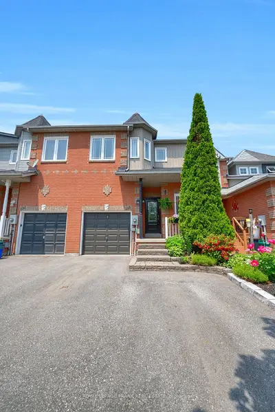Att/Row/Townhouse in Clarington
