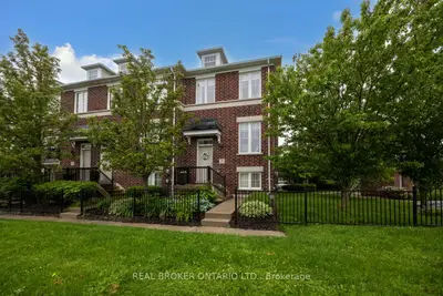 Condo Townhouse in Clarington
