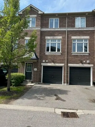 Att/Row/Townhouse in Clarington