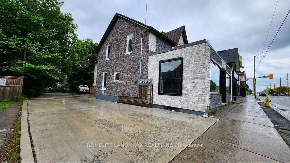 325 Simcoe Street S 1, Oshawa, ON L1H 4H9