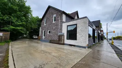 Detached in Oshawa