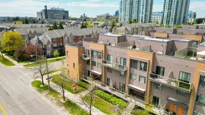 Condo Townhouse in Toronto