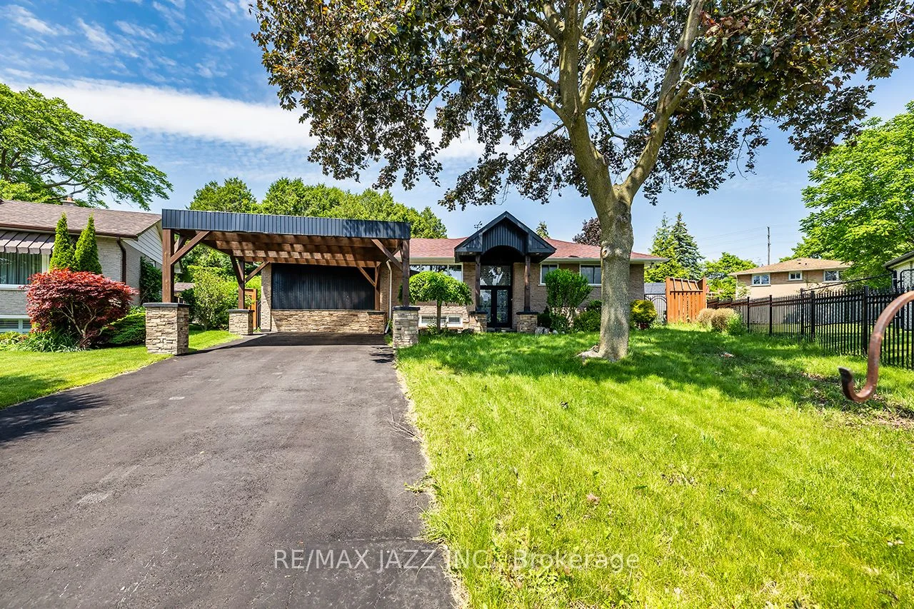 633 Pinewood Street, Oshawa, On L1g 2s2
