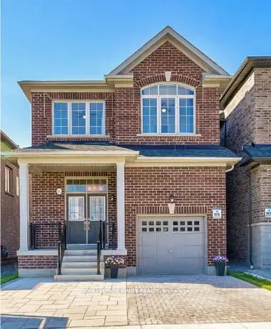 Detached in Whitby