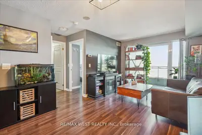 Condo Apartment in Pickering