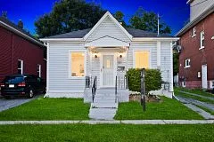 Detached in Oshawa