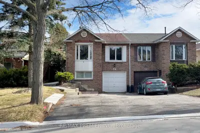 Semi-Detached in Whitby