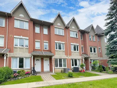 Condo Townhouse in Toronto