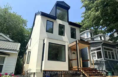 Duplex in Toronto
