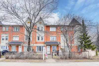 Condo Townhouse in Toronto