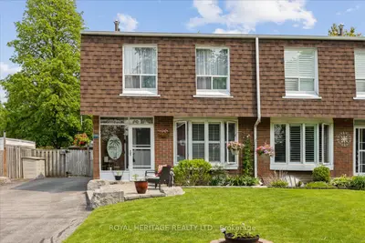 Semi-Detached in Whitby
