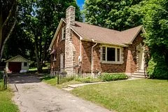 1052 King Street, Oshawa, ON L1H 1H5