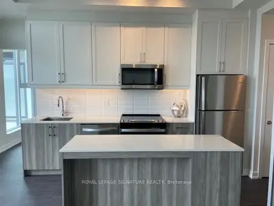 Condo Apartment in Whitby