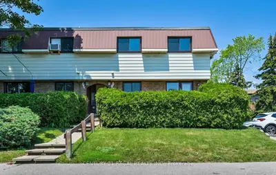 Condo Townhouse in Oshawa