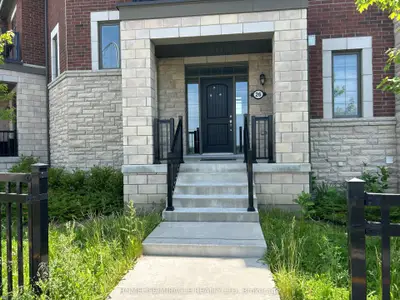 Condo Townhouse in Whitby