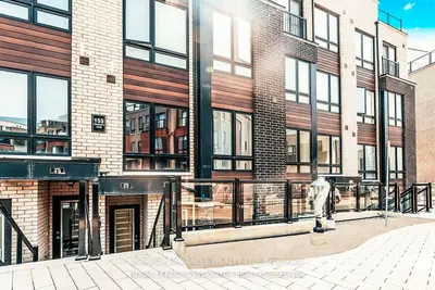 Condo Townhouse in Toronto