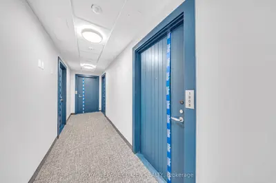 Condo Apartment in Oshawa
